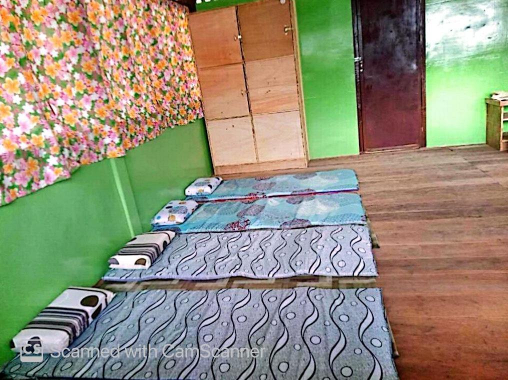 Roca'S Homestay Backpackers Chalet Batuan Екстериор снимка