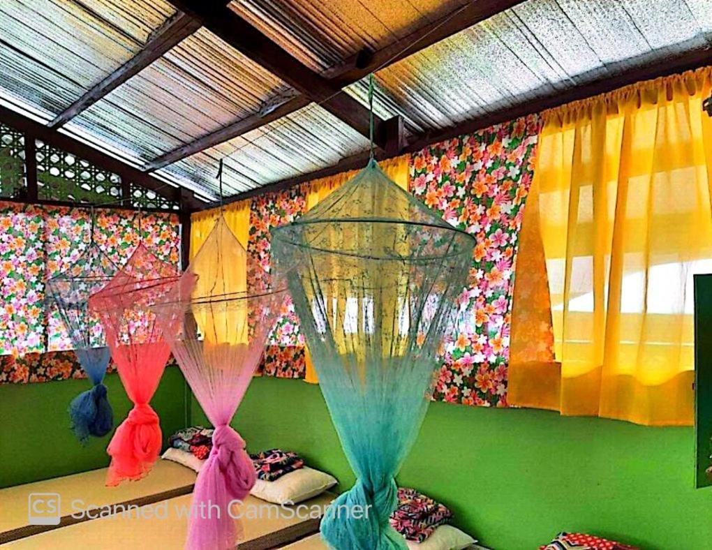 Roca'S Homestay Backpackers Chalet Batuan Екстериор снимка