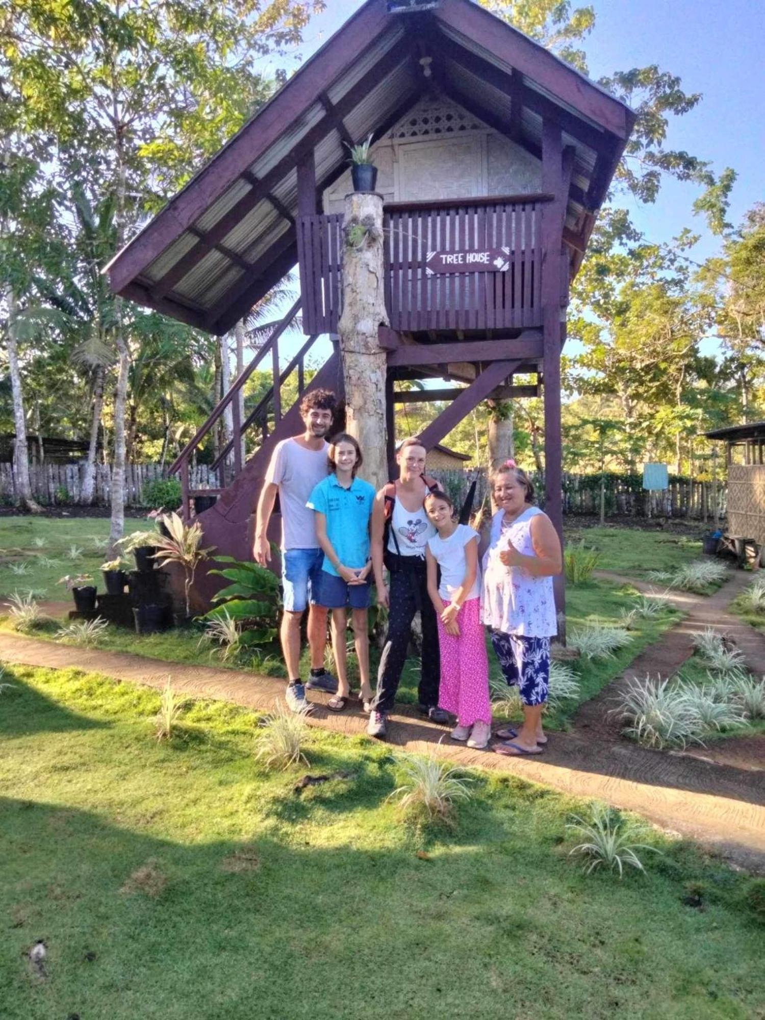 Roca'S Homestay Backpackers Chalet Batuan Екстериор снимка